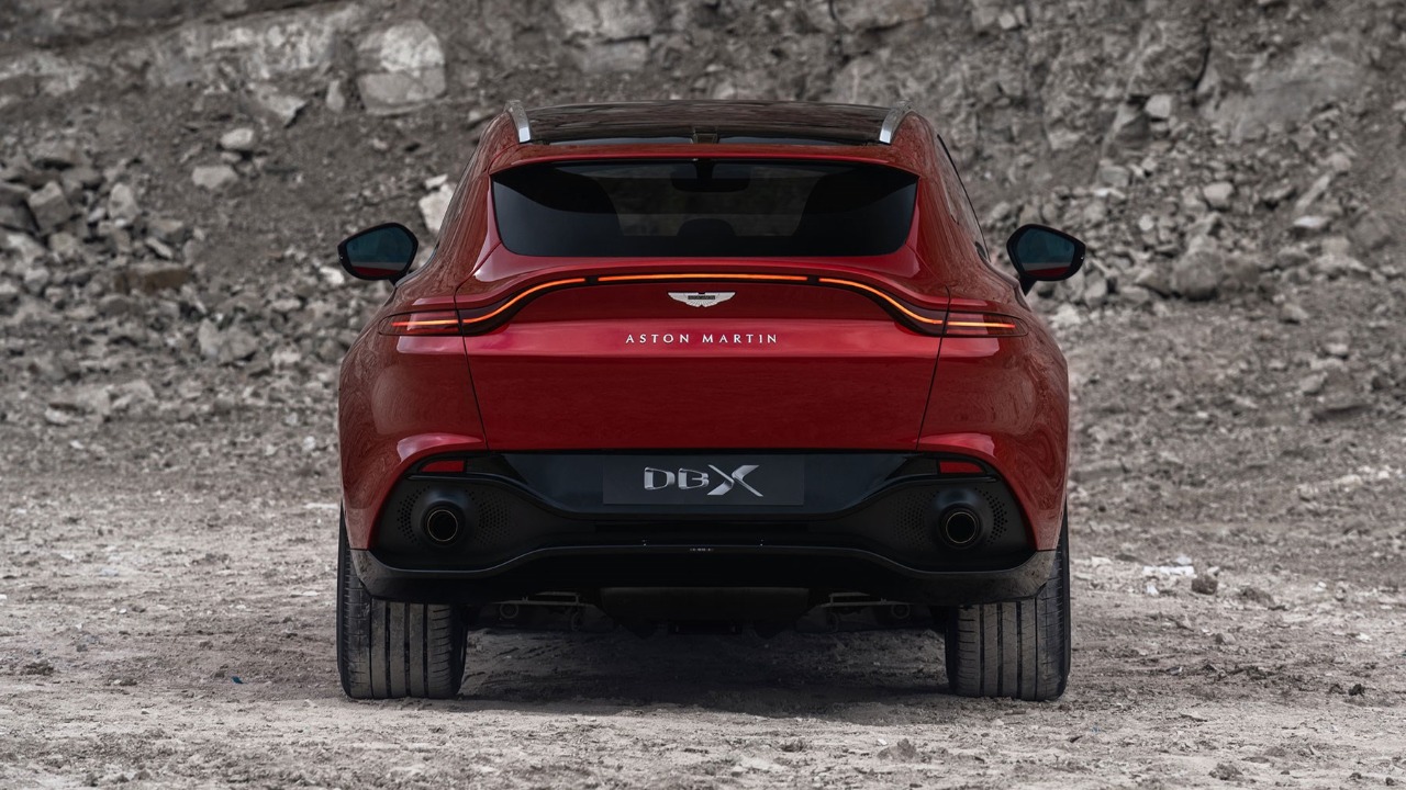 Aston Martin  Dbx