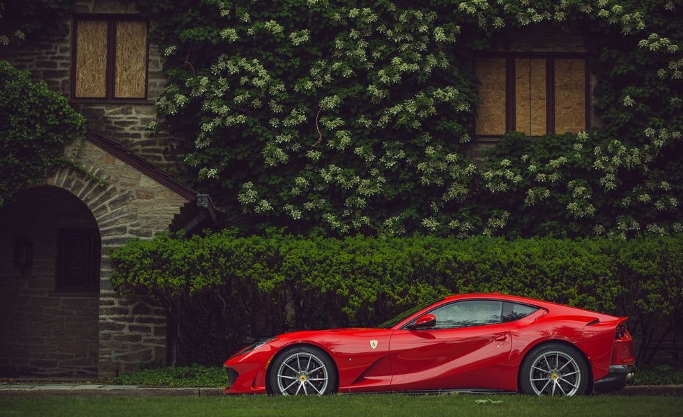 Ferrari  812