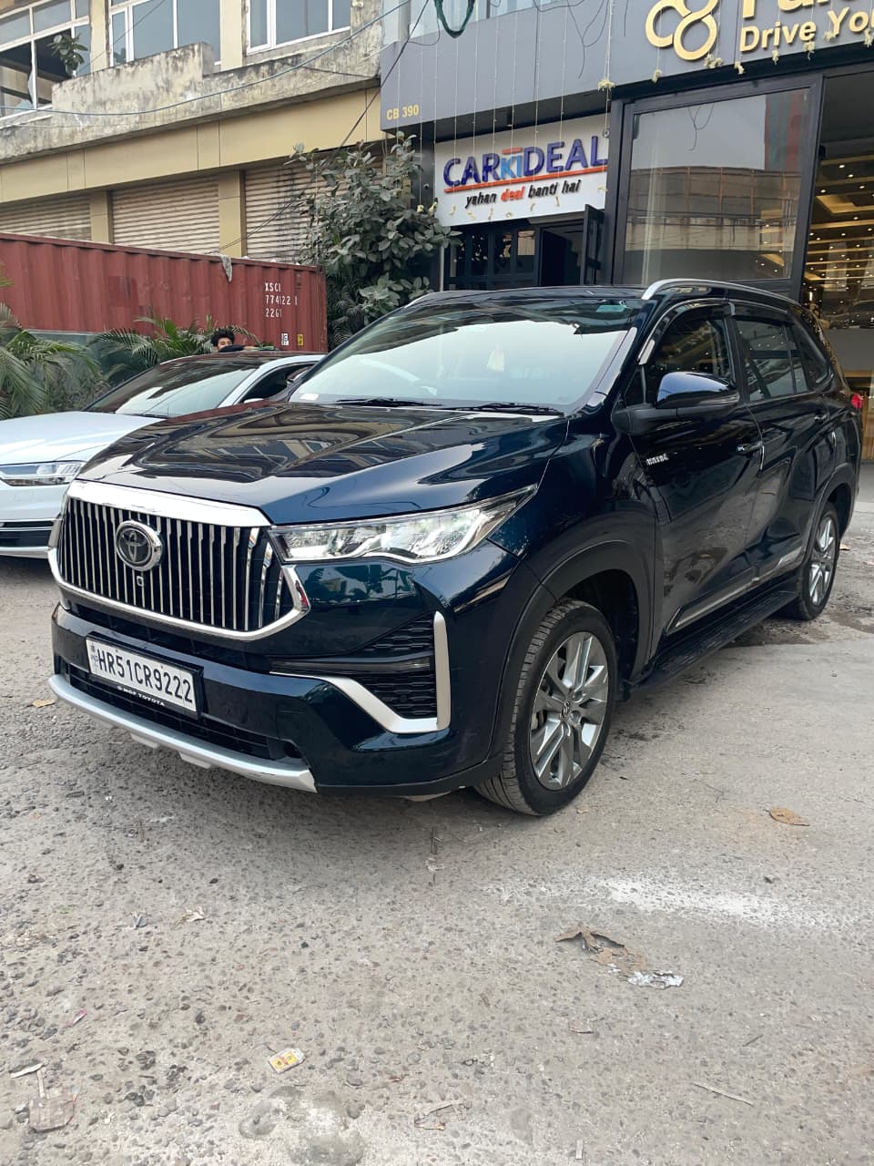 Toyota  Innova Hycross